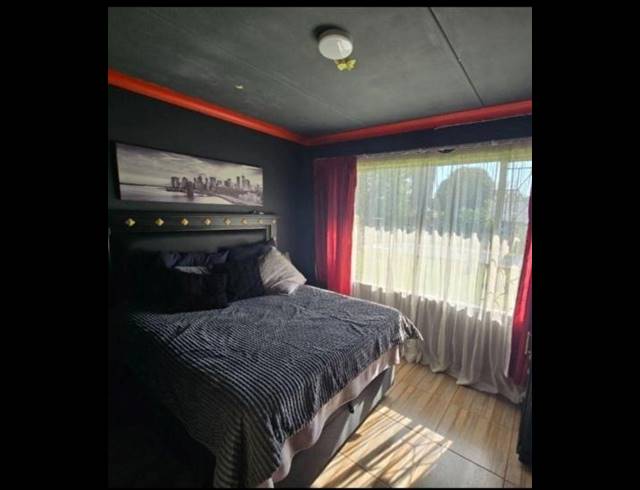 3 BEDROOM HOUSE FOR SALE IN RHODESFIELD